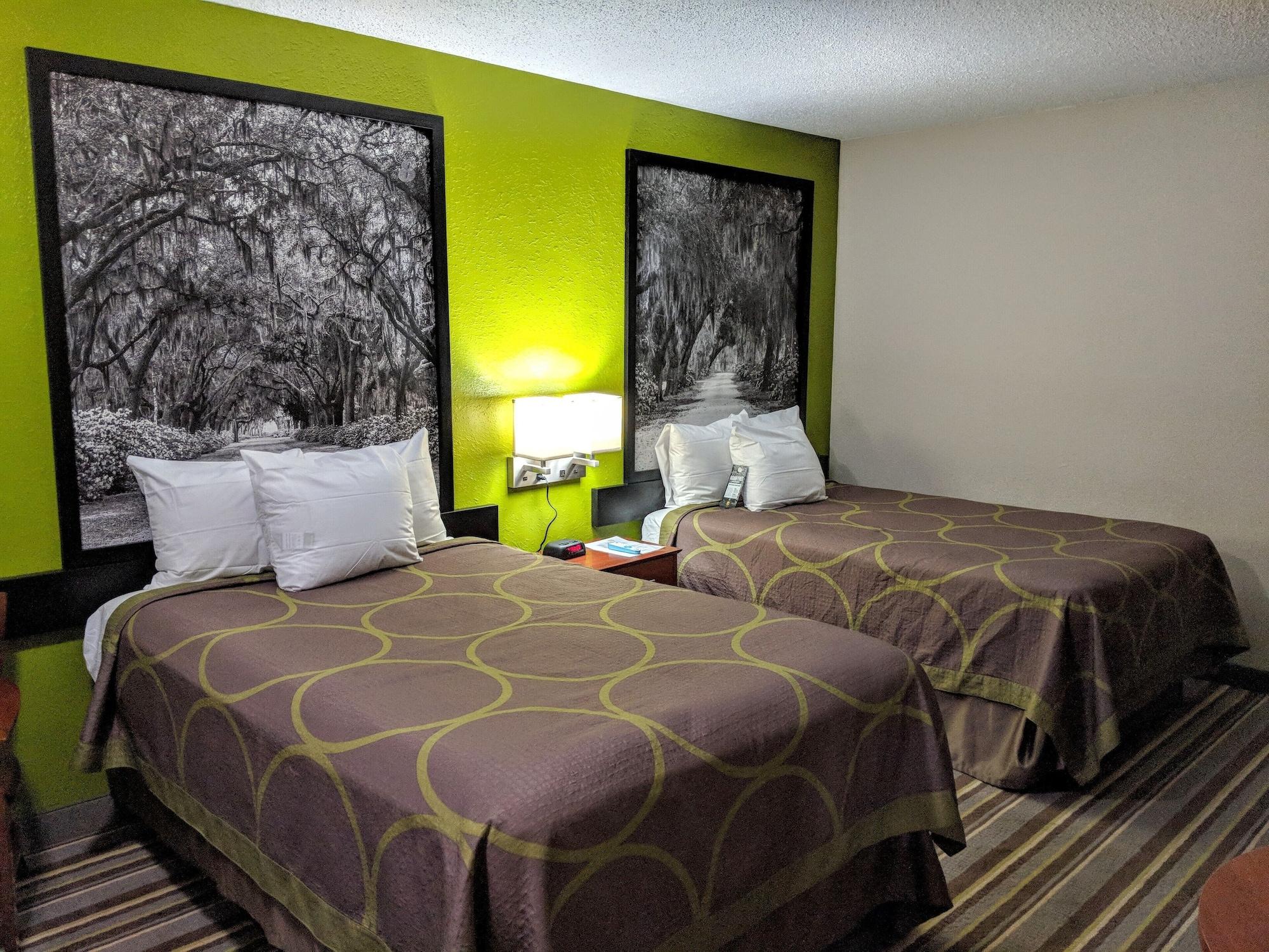 Super 8 By Wyndham Lake City Exterior photo