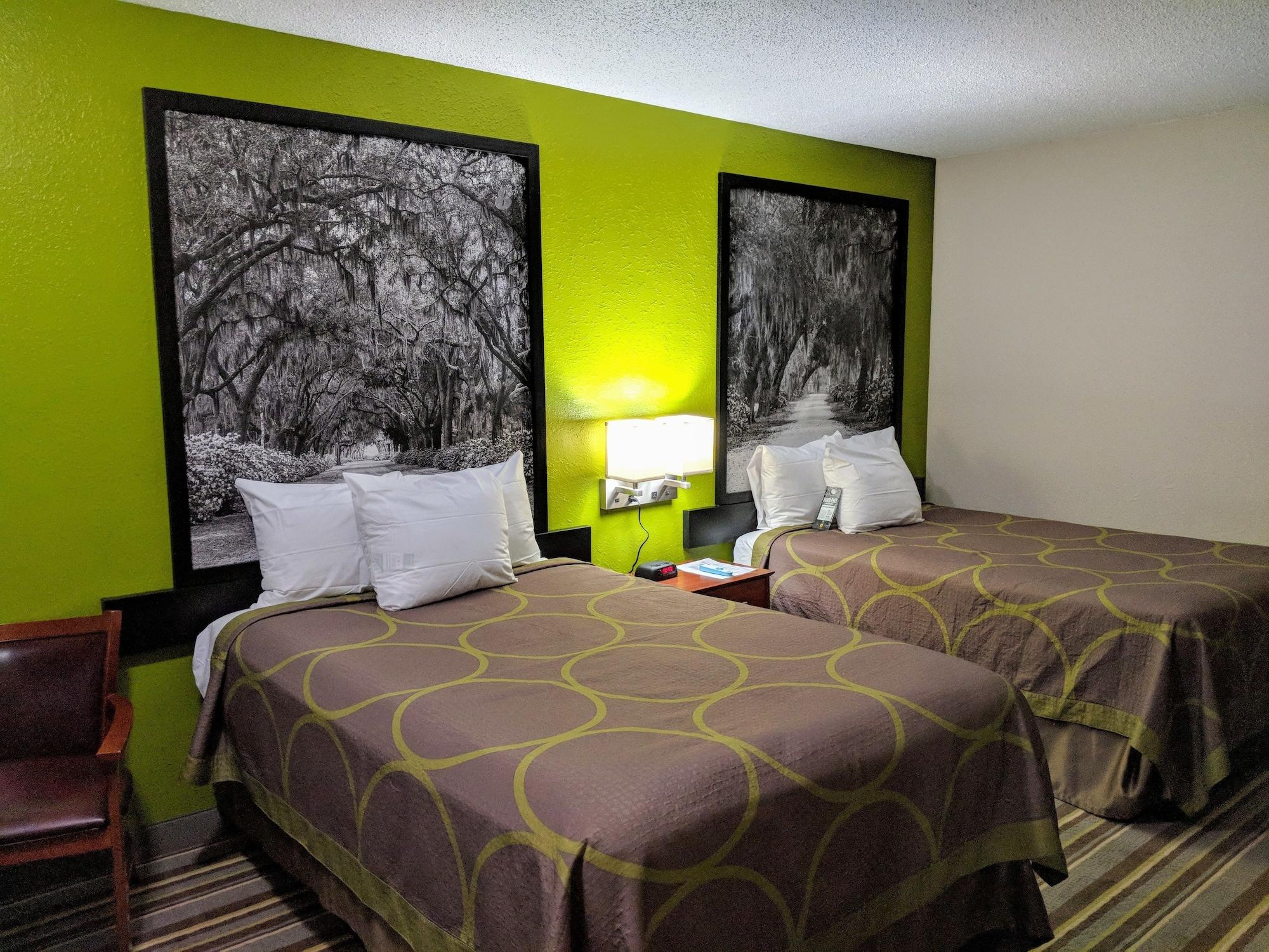 Super 8 By Wyndham Lake City Exterior photo